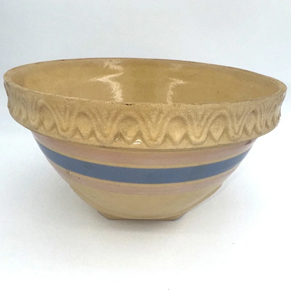 Yellowware Mixing Bowl Brown w/Pink & Blue Bands Crust Rim 9.5